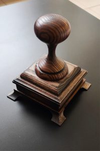 Экслибрис на ручной деревянной оснастке 60х60мм